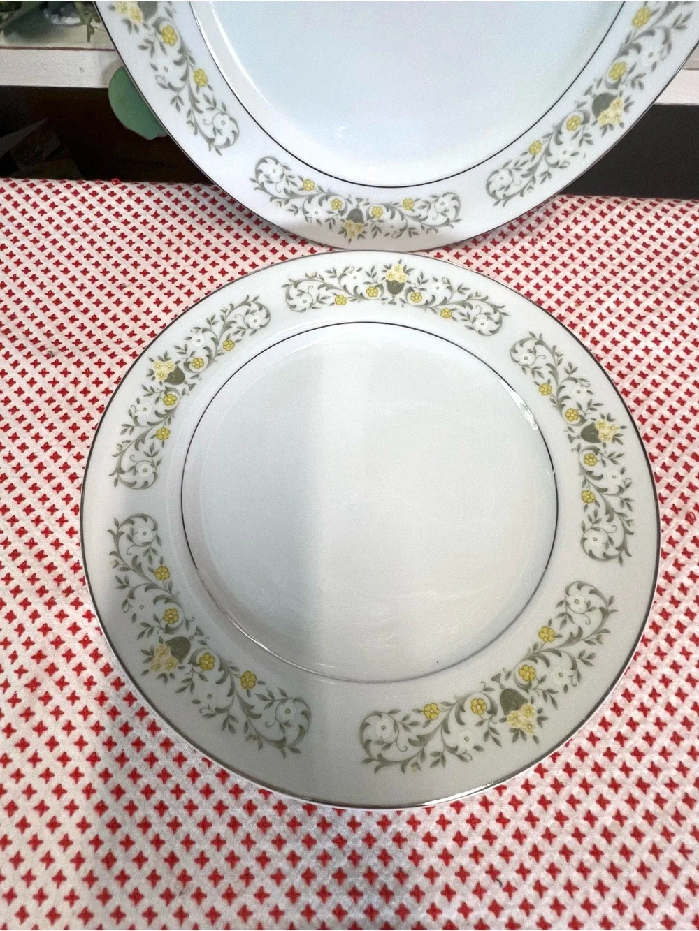 Vintage fine china Japan Florentine plates replacement yellow flower grandma